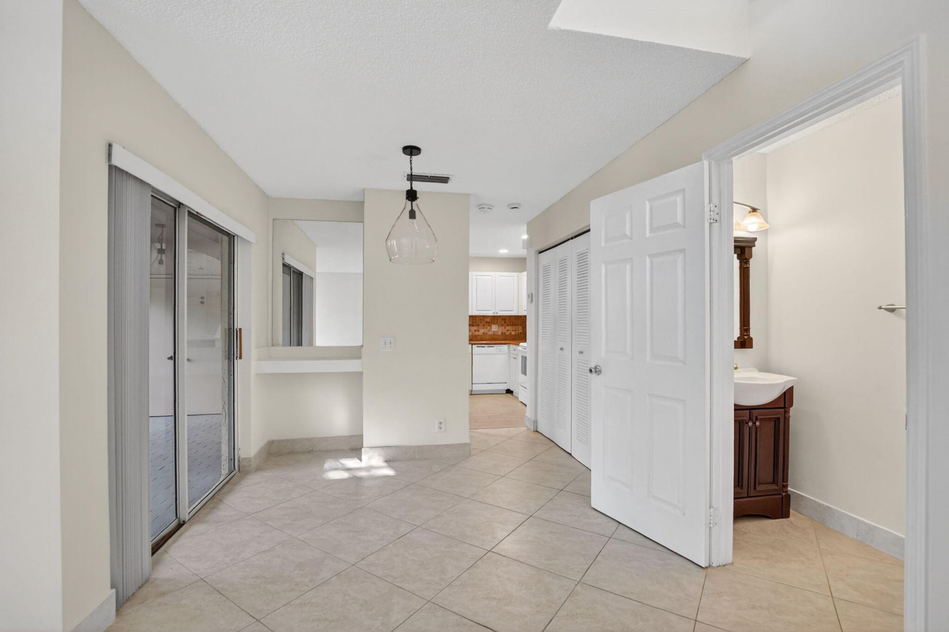 6695 Via Regina, Boca Raton, FL 33433 Photo