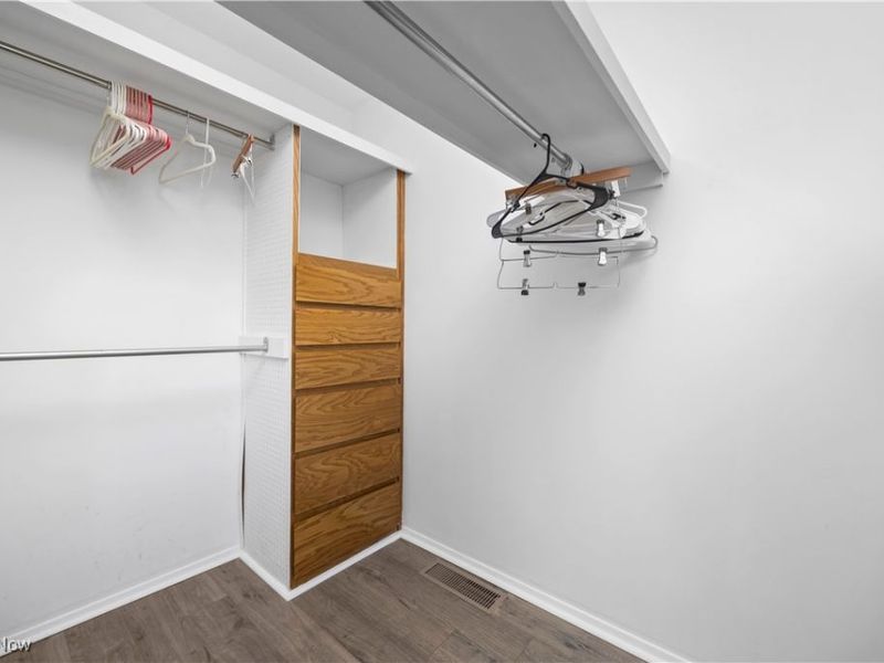 17933 Cliffside Drive, Strongsville, OH 44136 Photo 29