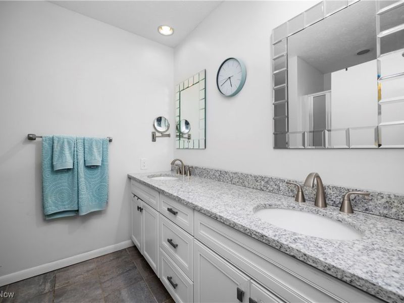 17933 Cliffside Drive, Strongsville, OH 44136 Photo 30