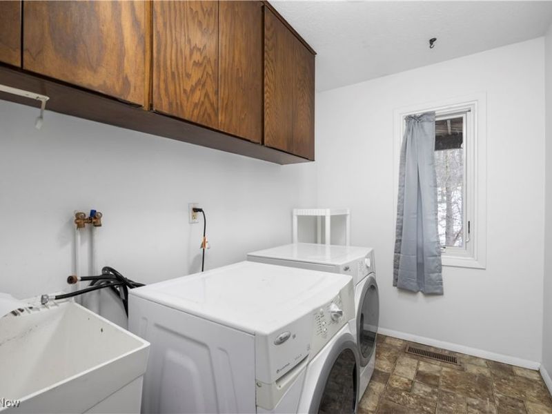 17933 Cliffside Drive, Strongsville, OH 44136 Photo 32