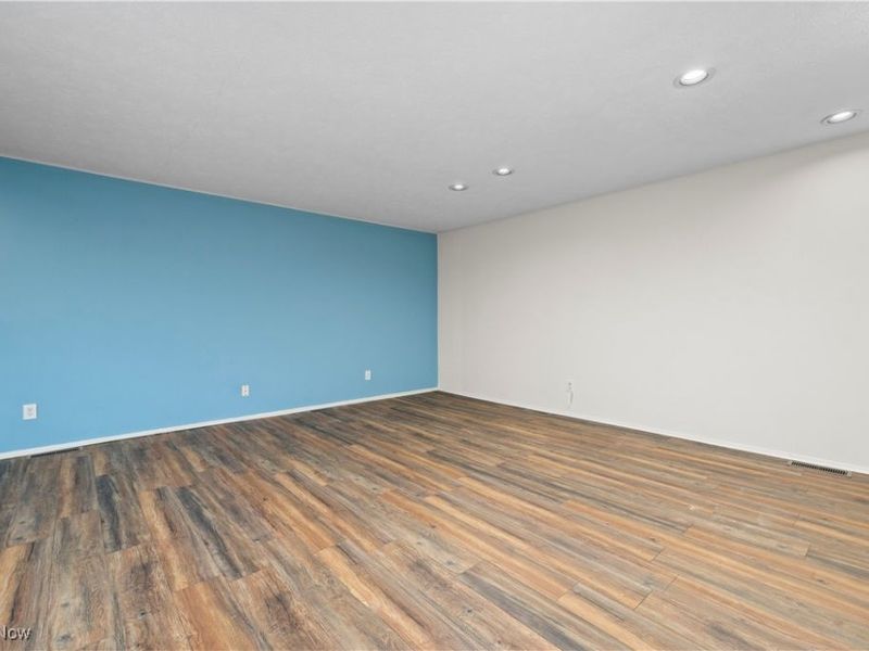 17933 Cliffside Drive, Strongsville, OH 44136 Photo 7