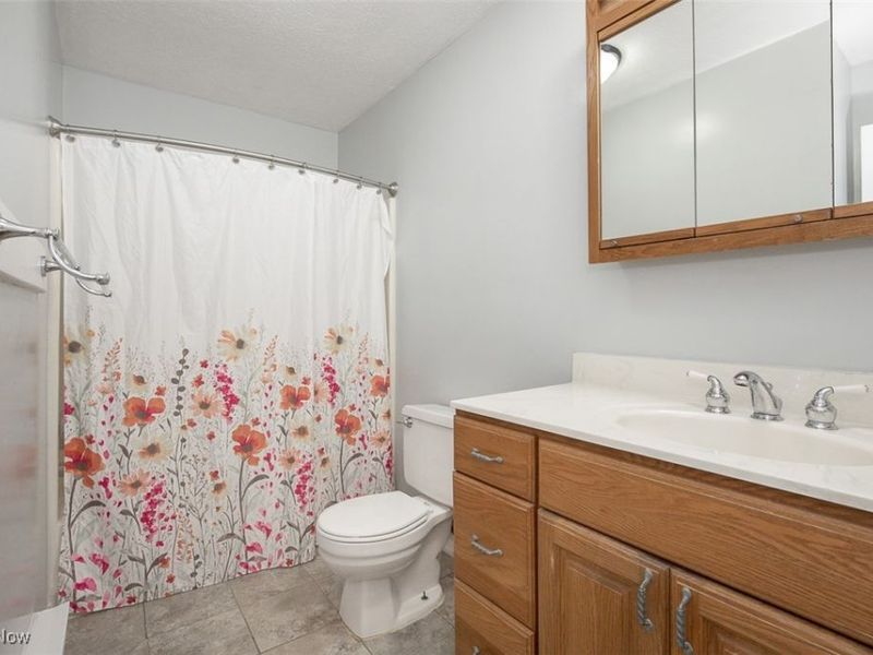 6501 Fox Tail Lane, Amherst, OH 44001 Photo 16