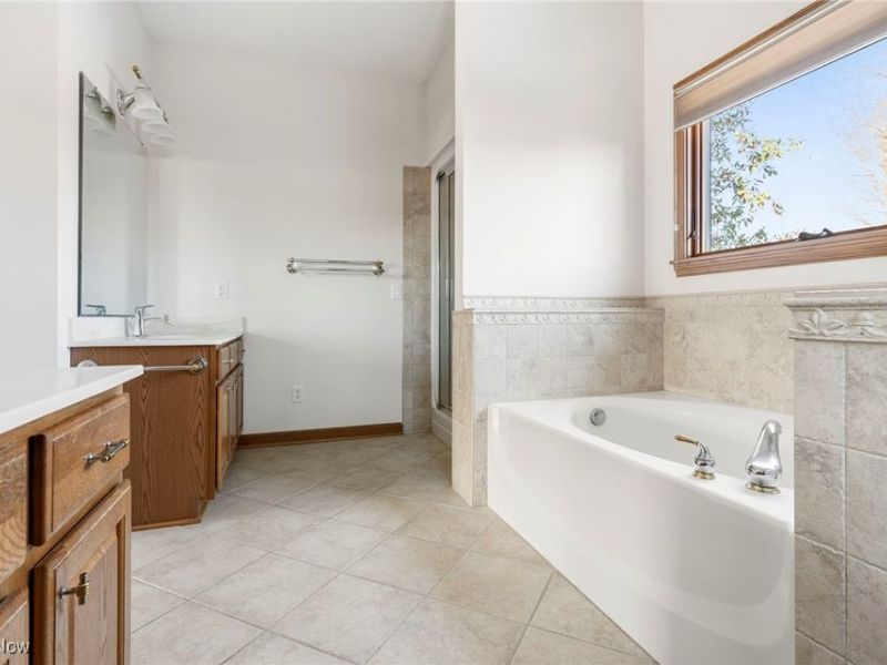 1847 Woodthrush Street NE, Canton, OH 44721 Photo 24