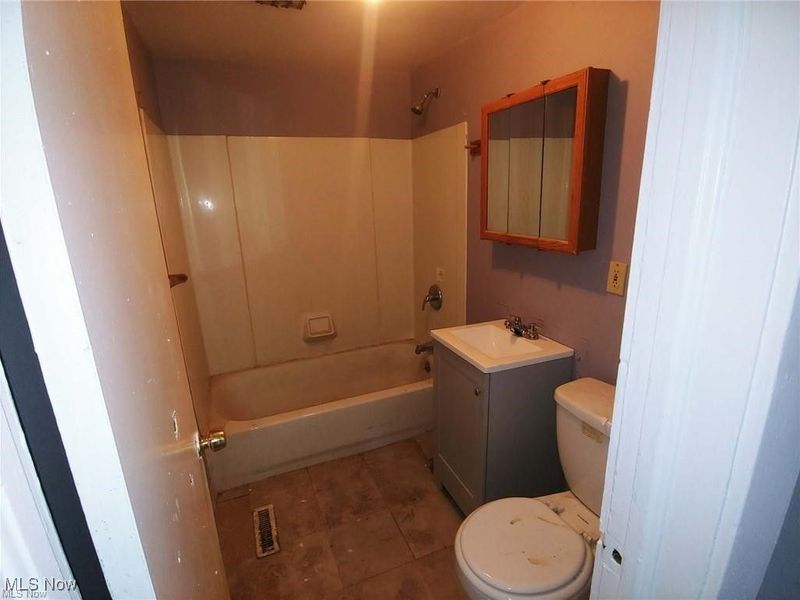 10005 Cumberland Avenue, Cleveland, OH 44104 Photo 11