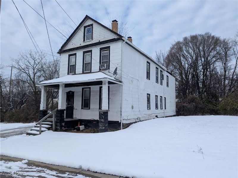 9413 Holton Avenue, Cleveland, OH 44104 Photo 2