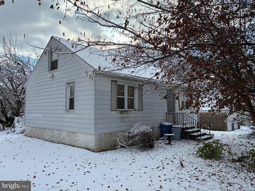 22 Monroe Street, Reading, PA 19605 Main Photo