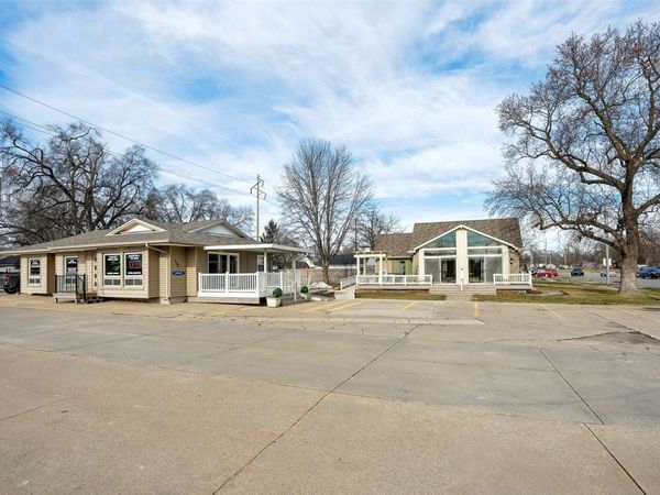 104 & 108 1st Street, West Des Moines, IA 50265
