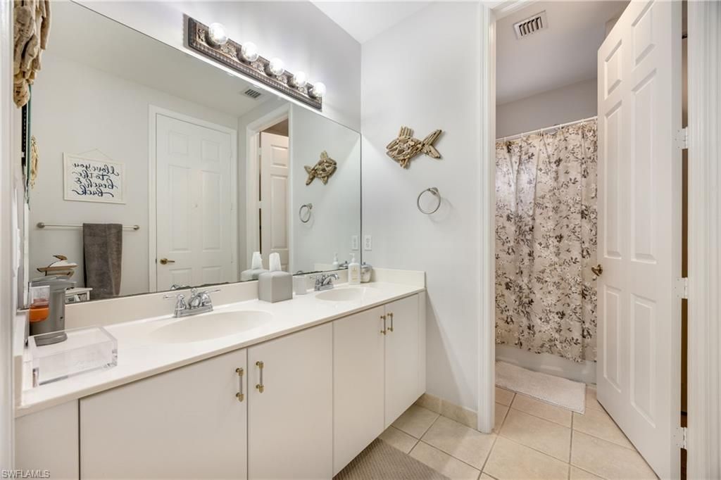 1320 Mariposa Cir, Unit 104, Naples, FL 34105 Photo