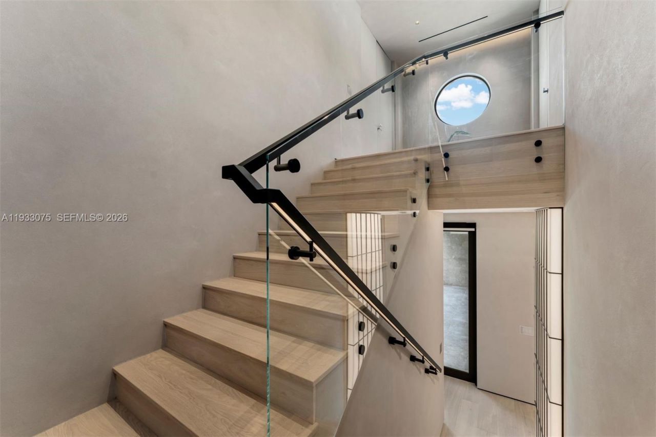 661 Melaleuca Ln, Miami, FL 33137 Photo