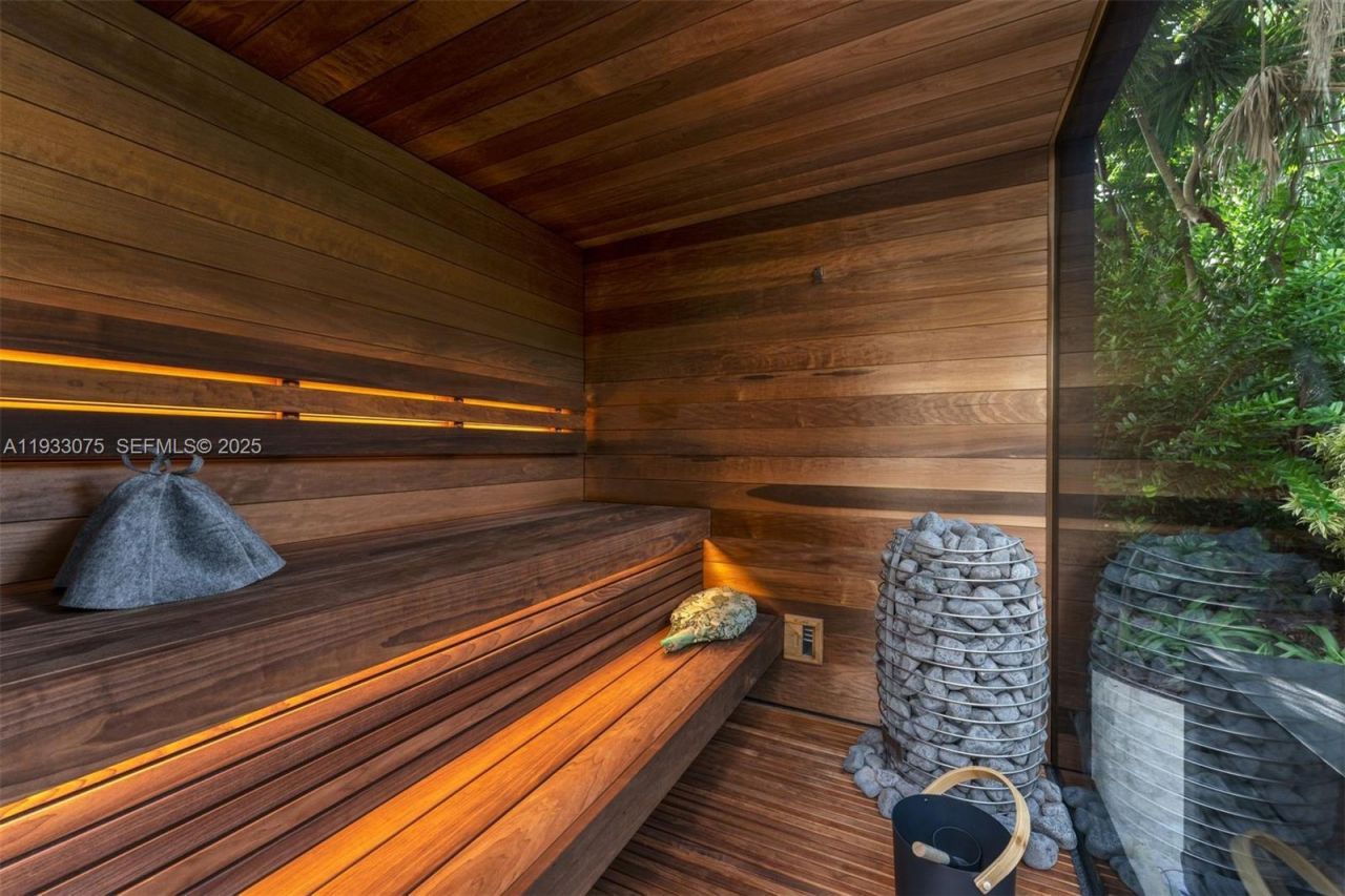 661 Melaleuca Ln, Miami, FL 33137 Photo