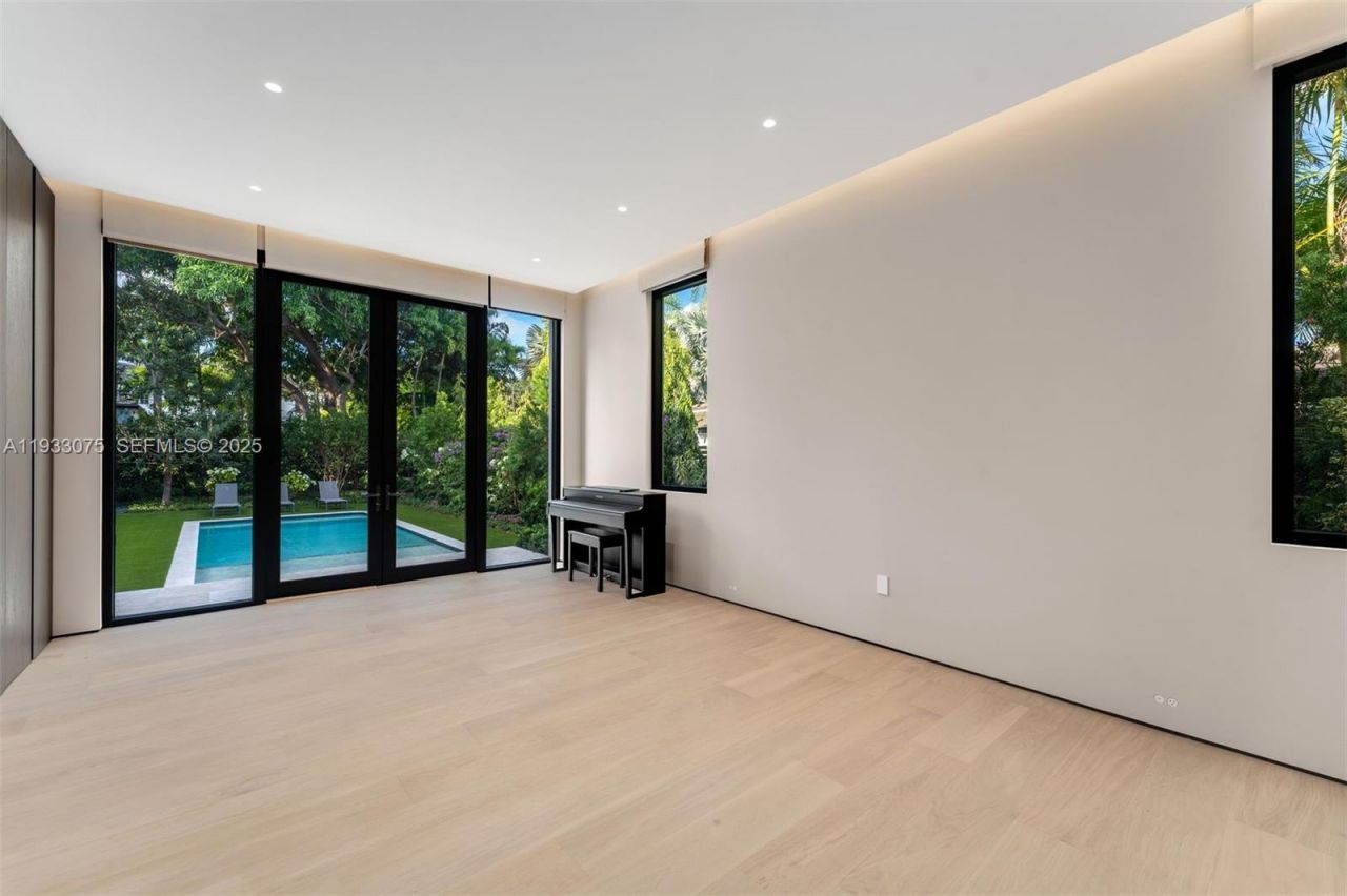 661 Melaleuca Ln, Miami, FL 33137 Photo