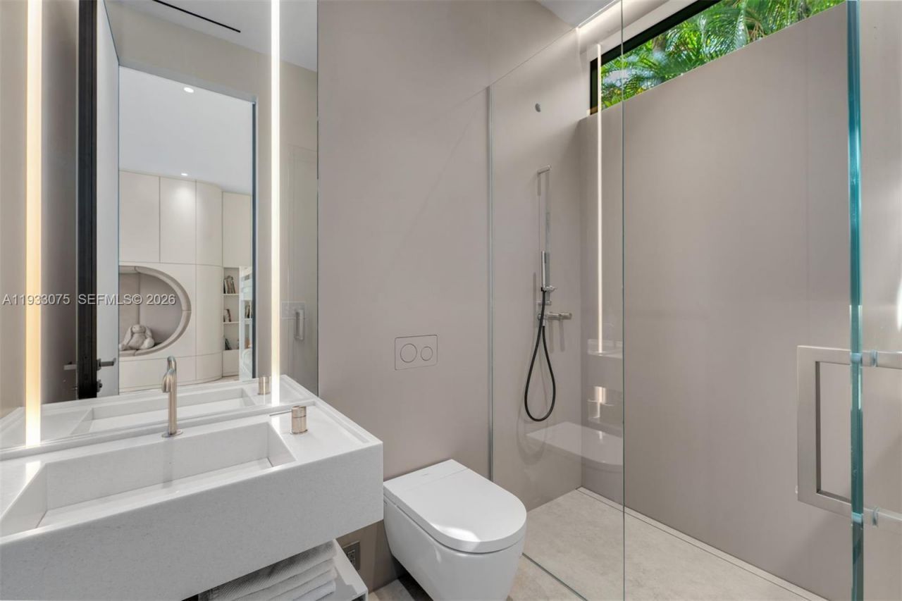 661 Melaleuca Ln, Miami, FL 33137 Photo