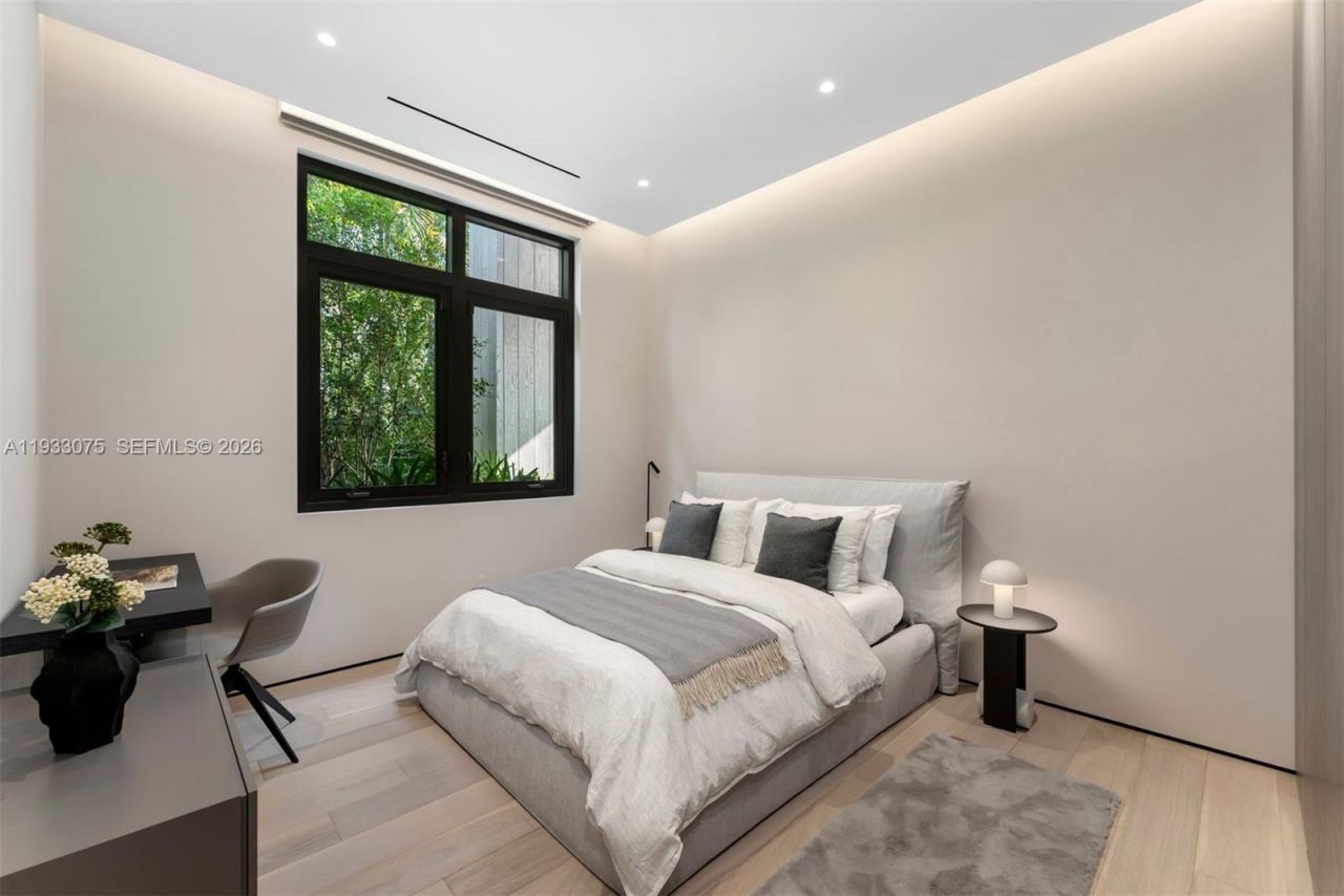 661 Melaleuca Ln, Miami, FL 33137 Photo