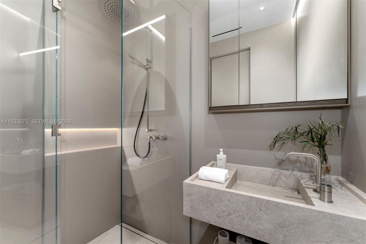 661 Melaleuca Ln, Miami, FL 33137 Photo