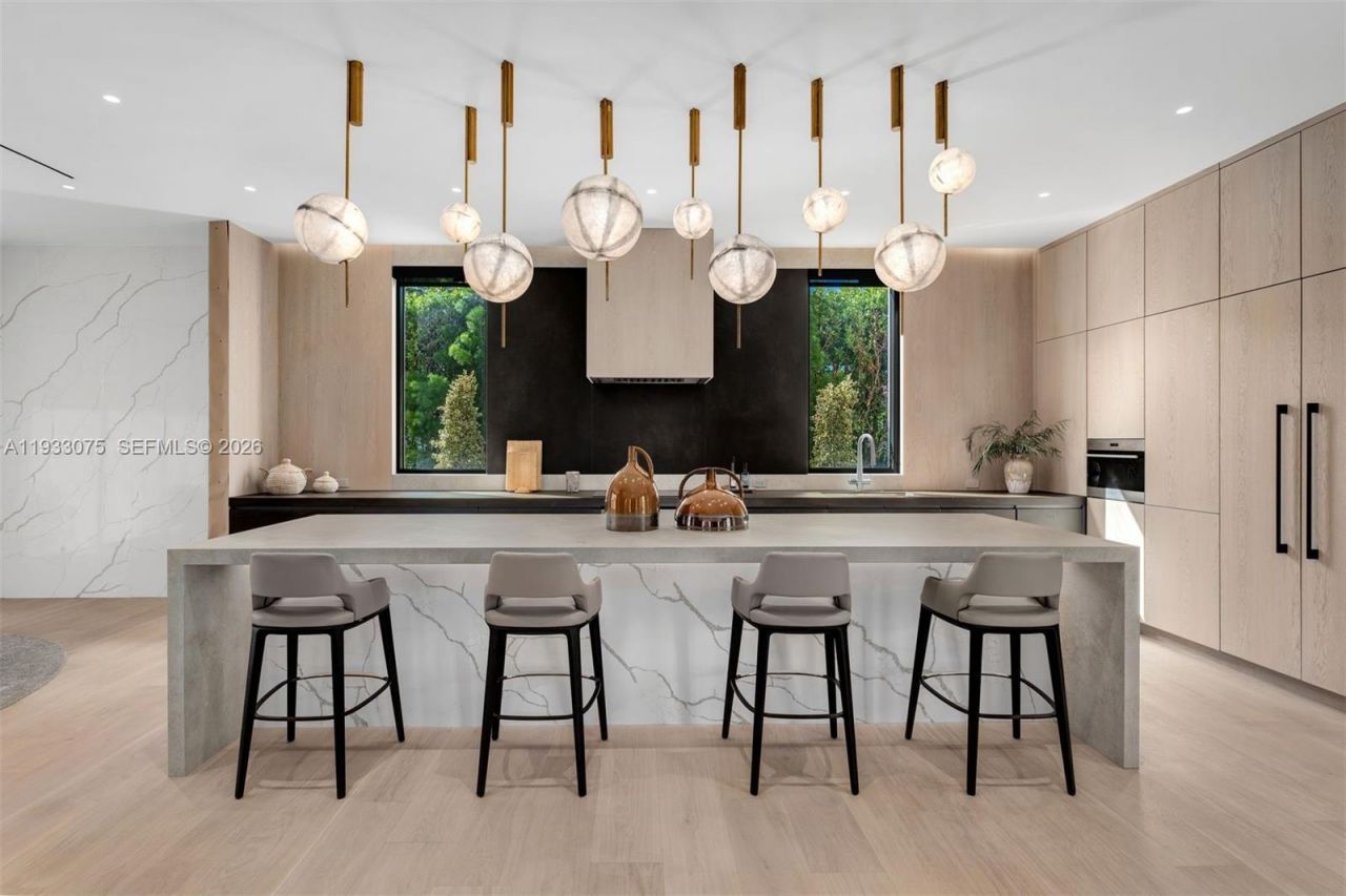 661 Melaleuca Ln, Miami, FL 33137 Photo