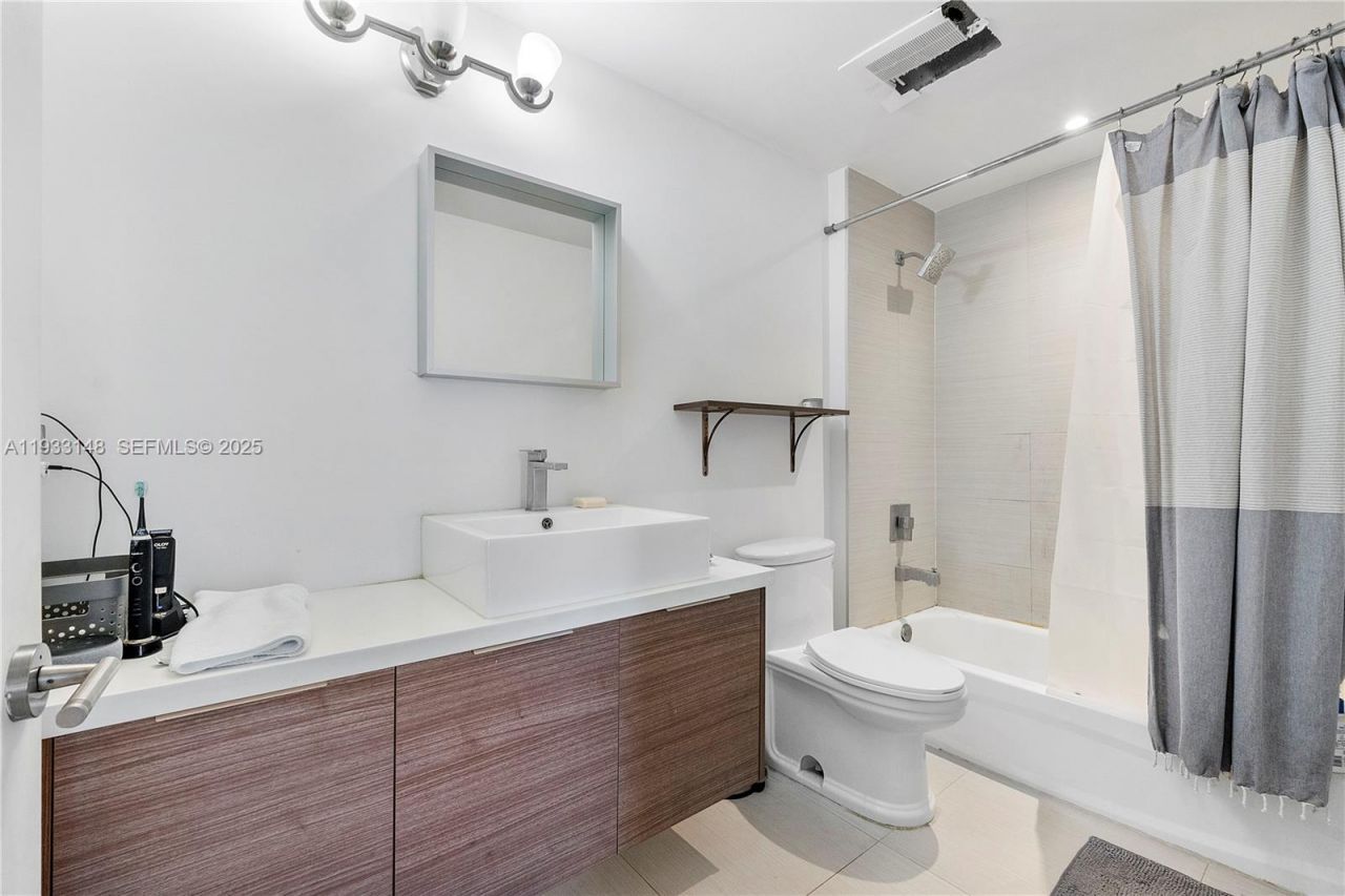 1010 SW 2nd Ave, Unit 710, Miami, FL 33130 Photo