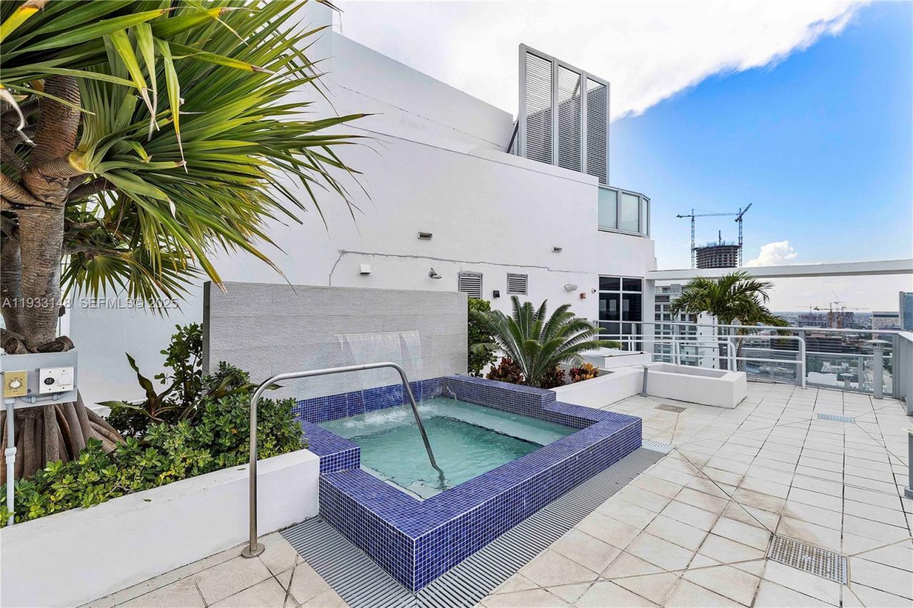 1010 SW 2nd Ave, Unit 710, Miami, FL 33130 Photo