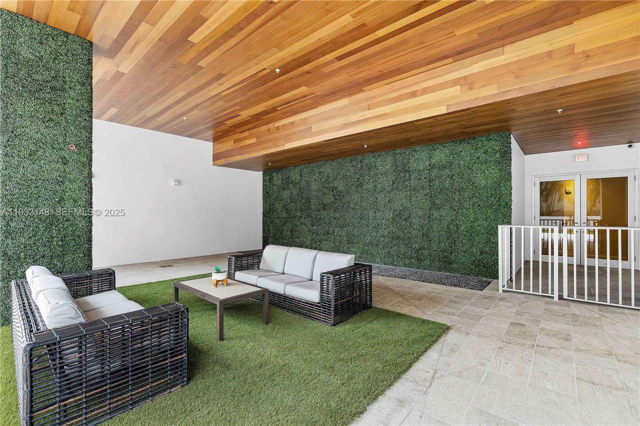 1010 SW 2nd Ave, Unit 710, Miami, FL 33130 Photo