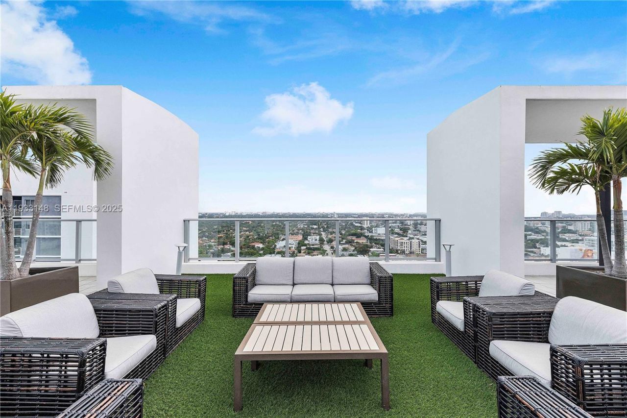 1010 SW 2nd Ave, Unit 710, Miami, FL 33130 Photo