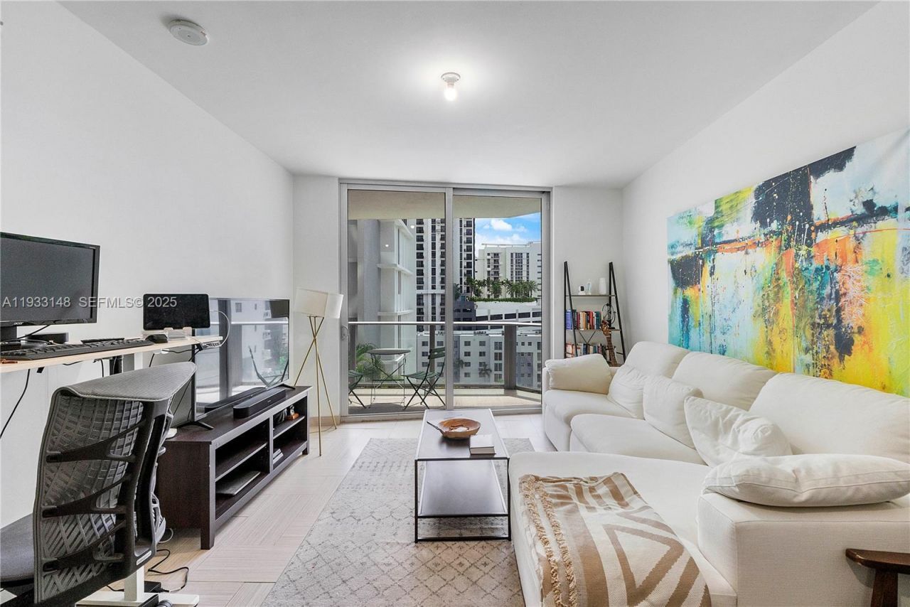 1010 SW 2nd Ave, Unit 710, Miami, FL 33130 Photo