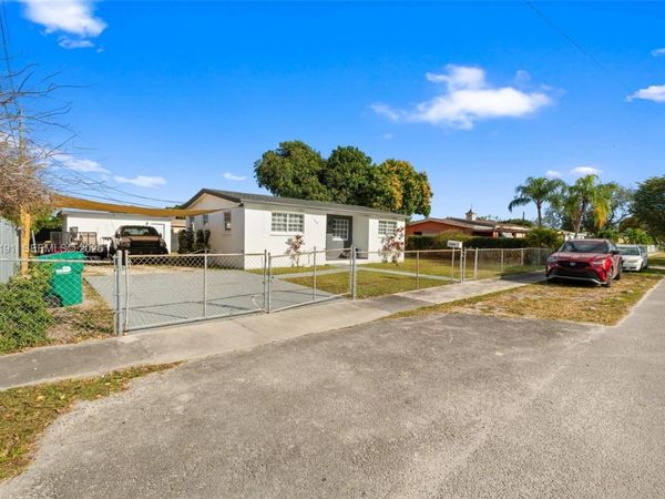 7625 NW 14th Ct, Miami, FL 33147