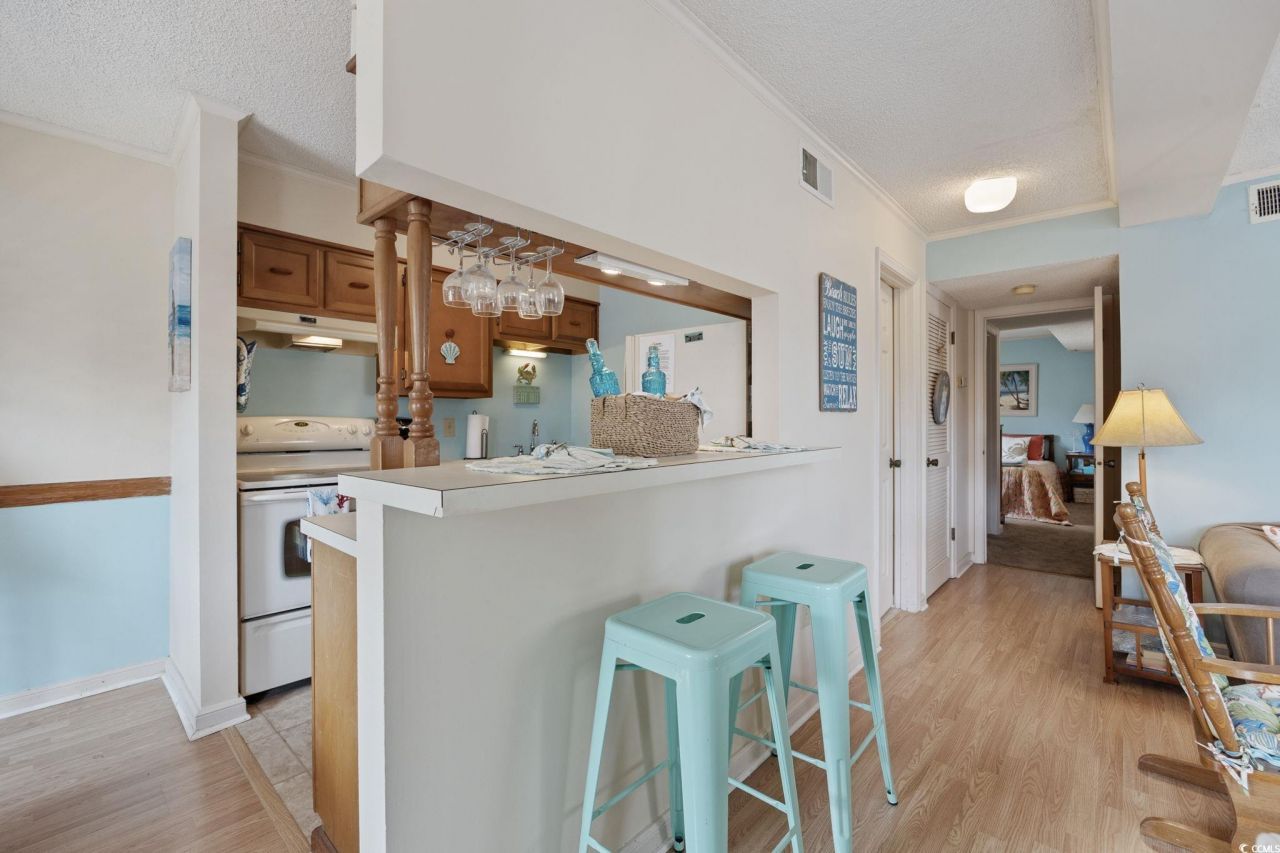 609 Hillside Dr. S Photo 6