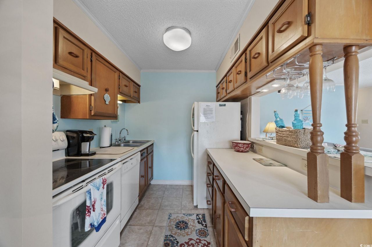 609 Hillside Dr. S Photo 7