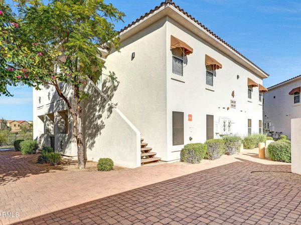 2950 W LOUISE Drive, Unit 206, Phoenix, AZ 85027
