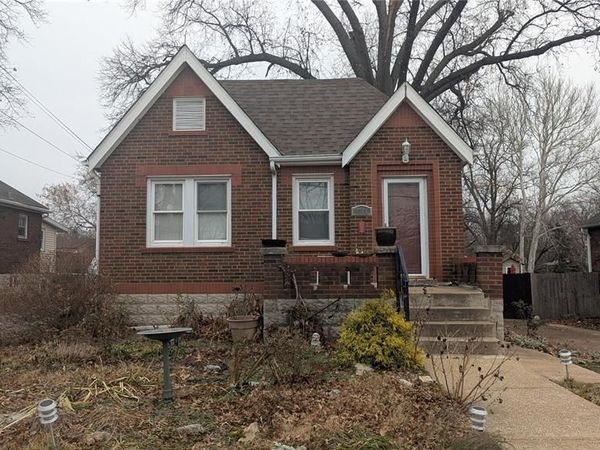 2366 Addie Avenue, St Louis, MO 63114