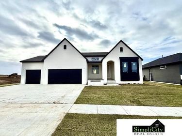8811 Dragonfly Lane, Lincoln, NE 68526