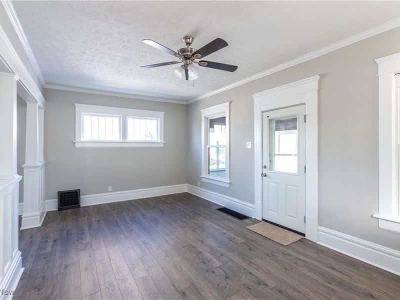 14 E Dartmore Avenue, Akron, OH 44301 Photo 4