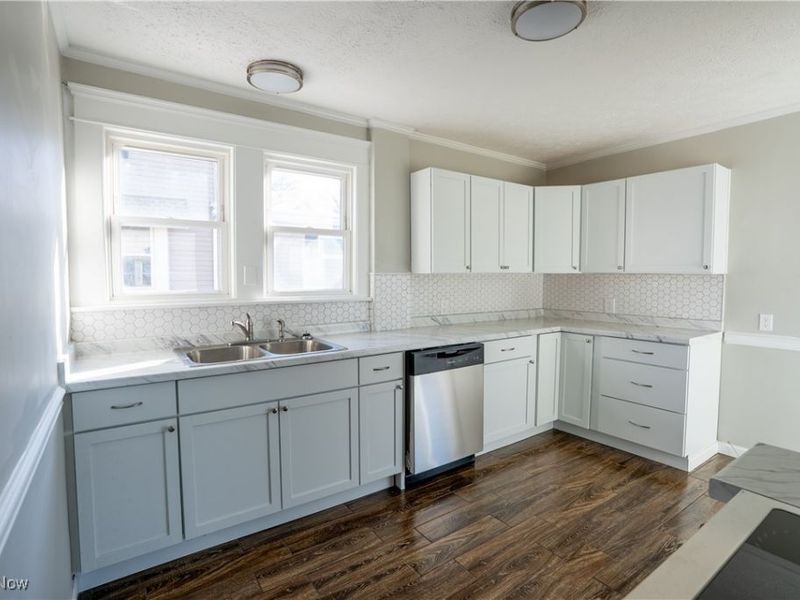 14 E Dartmore Avenue, Akron, OH 44301 Photo 9