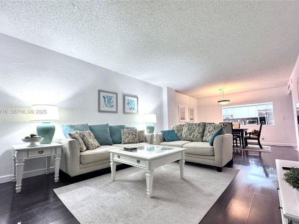 19390 Collins Ave , Unit 422, Sunny Isles Beach, FL 33160