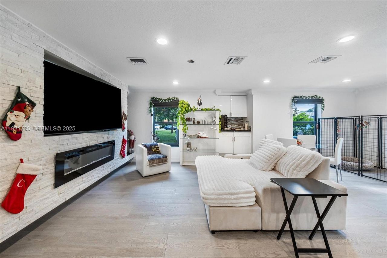 13840 Chatham Pl, Davie, FL 33325 Photo