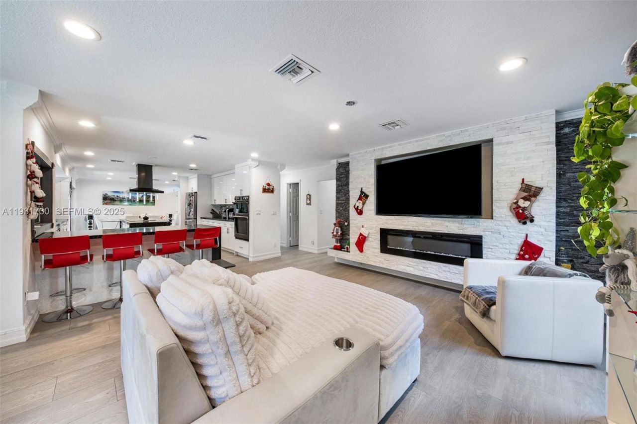 13840 Chatham Pl, Davie, FL 33325 Photo