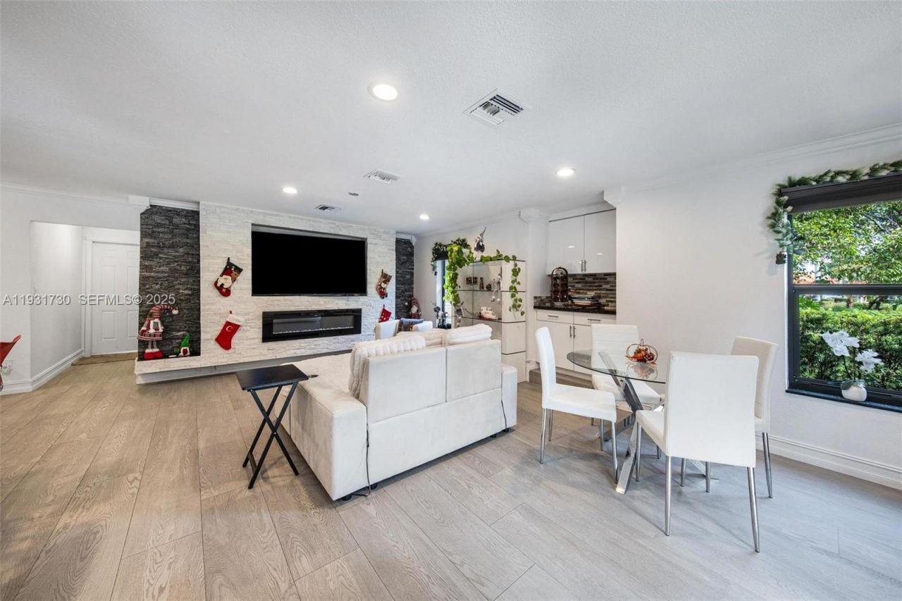 13840 Chatham Pl, Davie, FL 33325 Photo