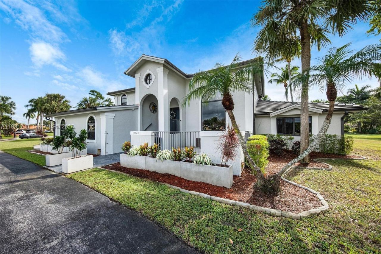 13840 Chatham Pl, Davie, FL 33325 Photo