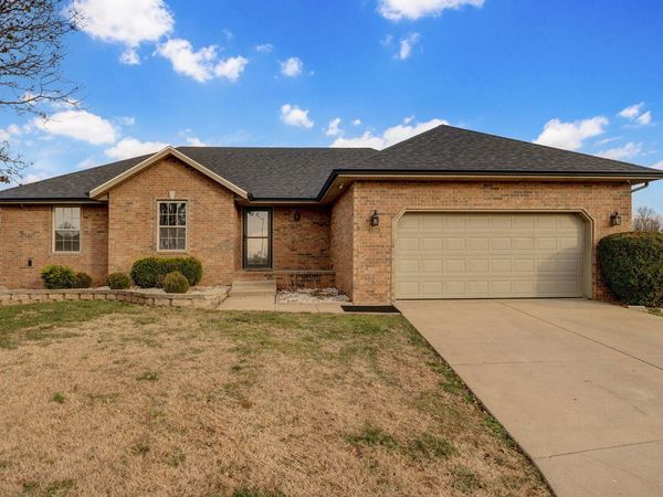 5355 Basswood Court W, Springfield, MO 65802