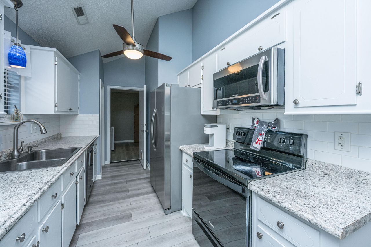 303 Houston Drive Photo 11