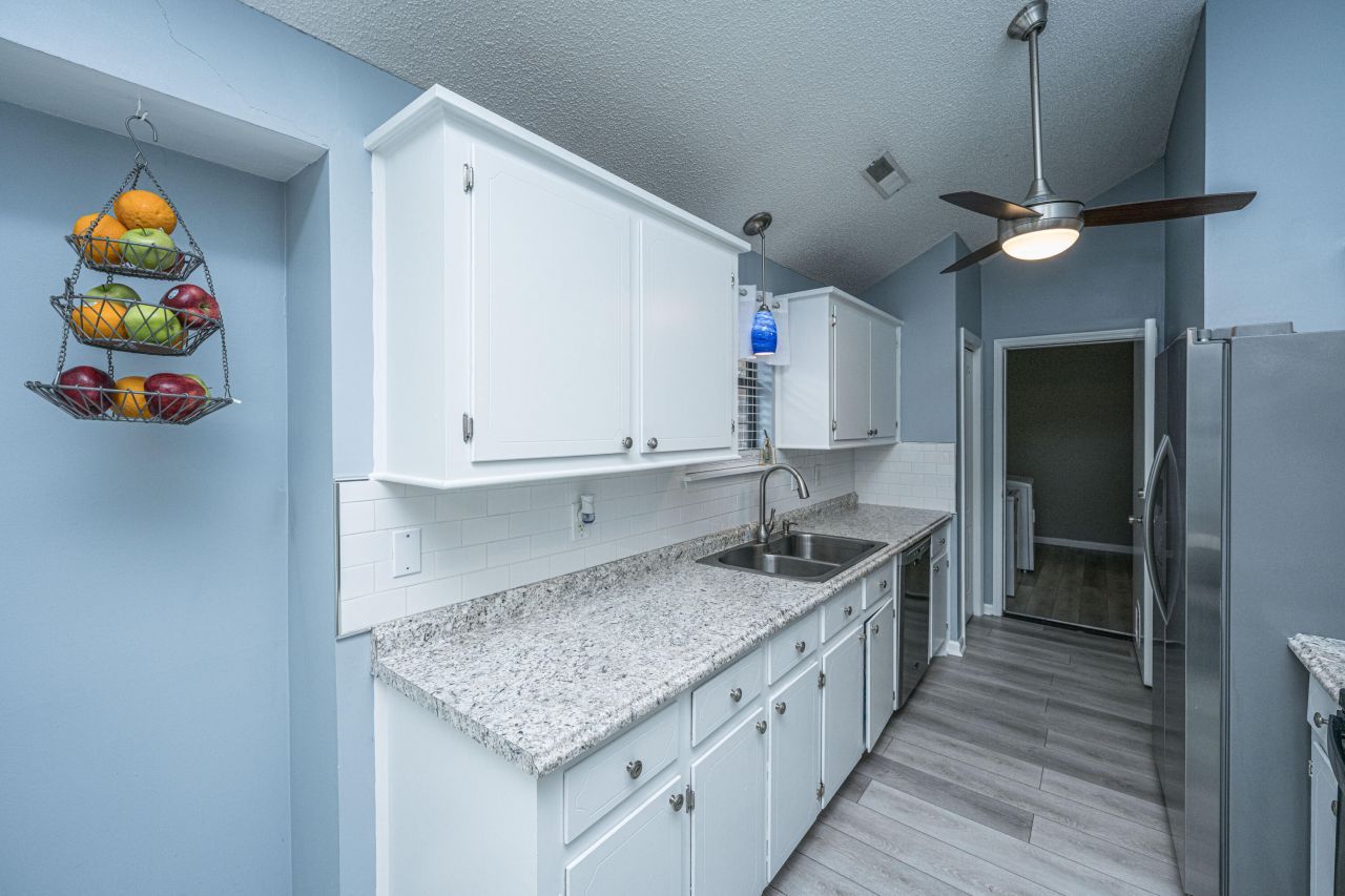 303 Houston Drive Photo 12