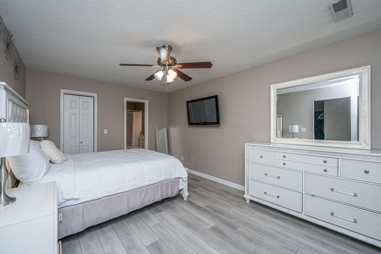 303 Houston Drive Photo 15