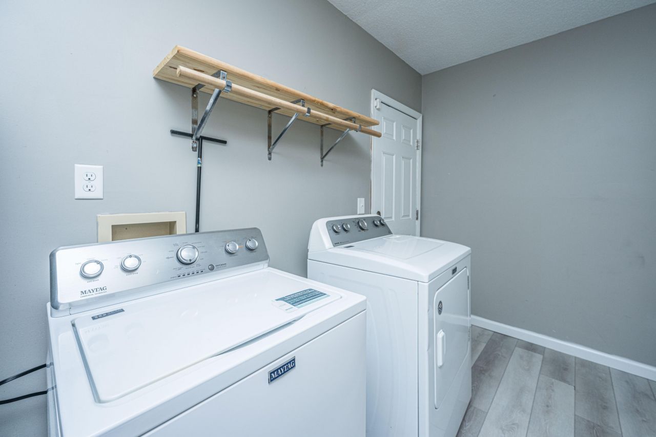 303 Houston Drive Photo 29