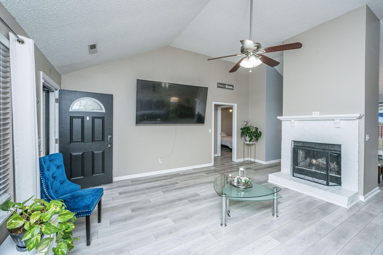 303 Houston Drive Photo 5