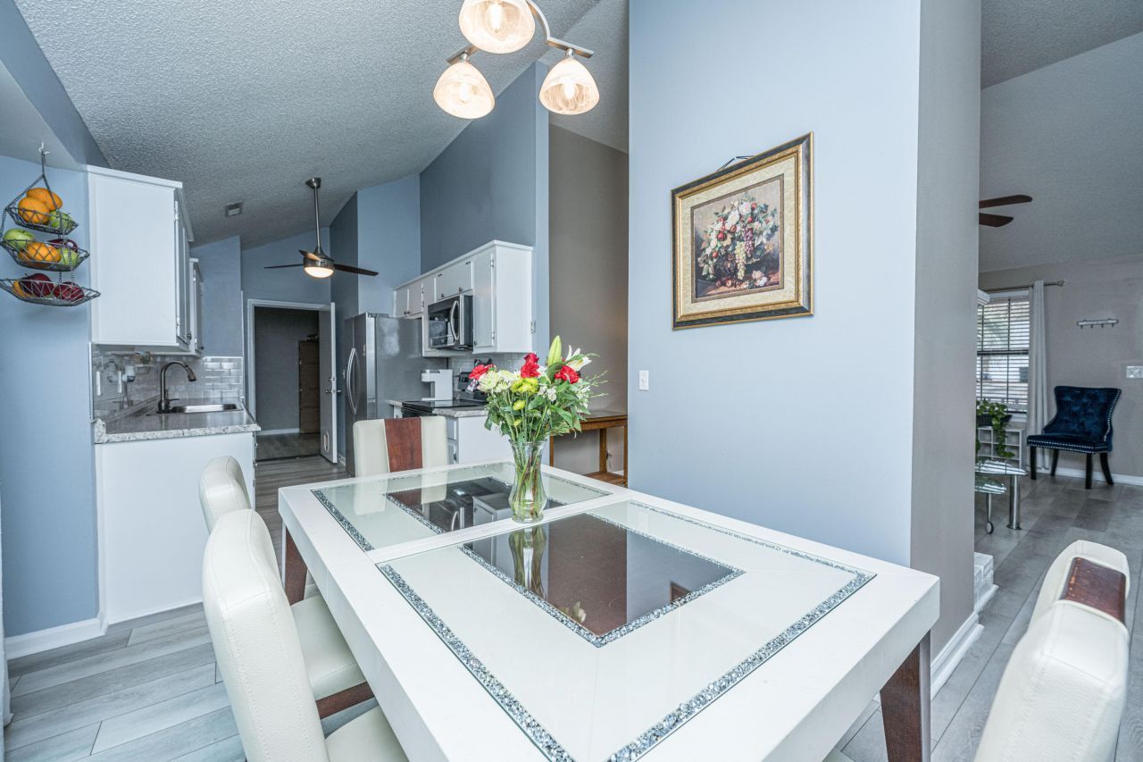 303 Houston Drive Photo 9