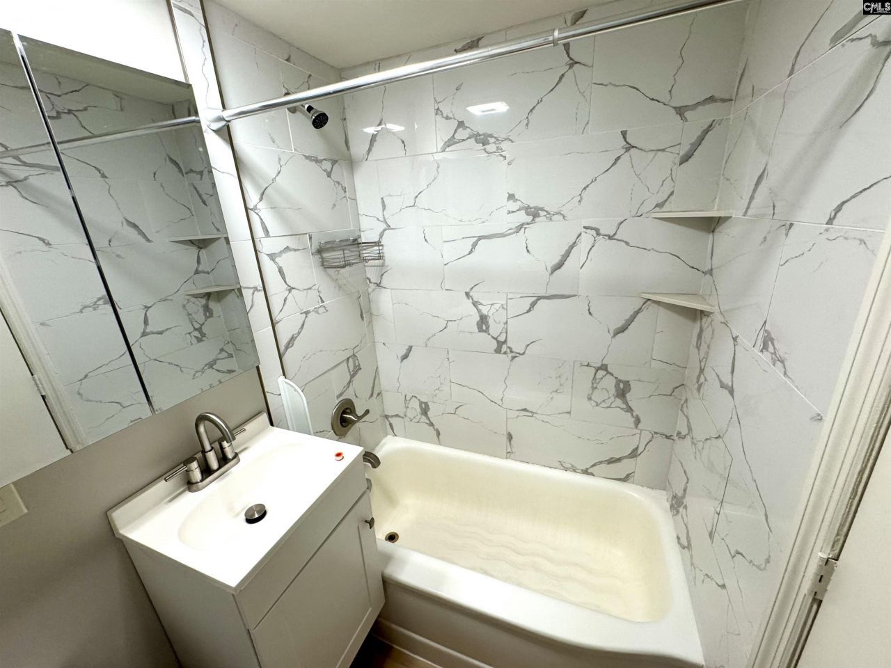 512 Center Street Photo 33