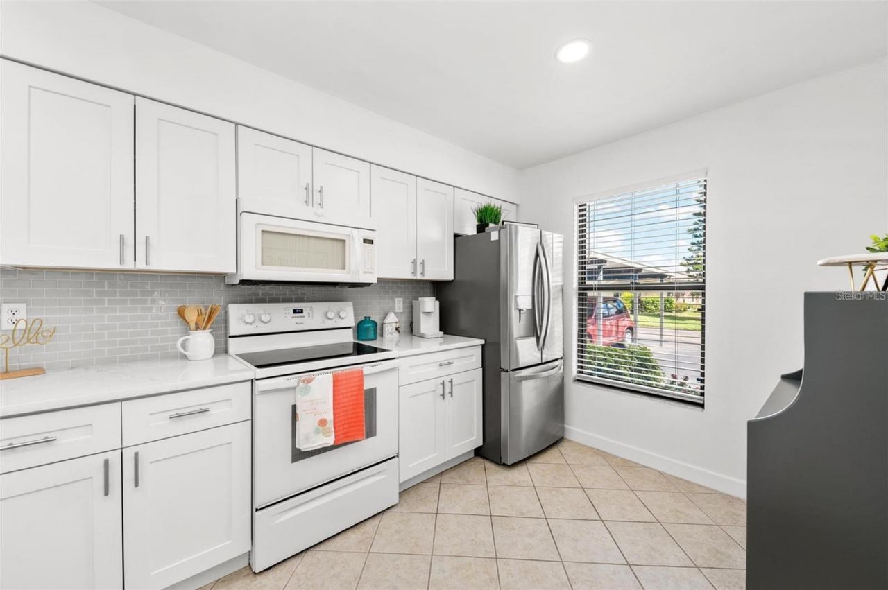 6050 28th Street W, Unit B, Bradenton, FL 34207 Photo