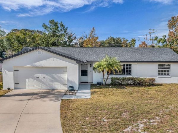 685 OLEANDER STREET, MOUNT DORA, FL 32757