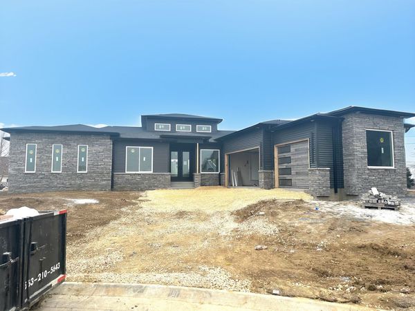 1709 KATIE Court, Davenport, IA 52807