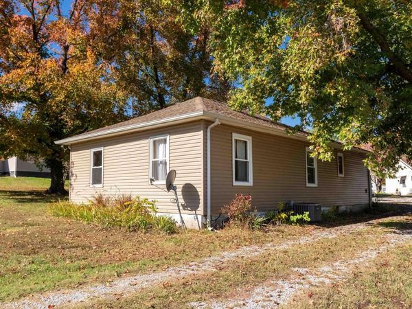 320 FRANKLIN Avenue, Orient, IL 62874