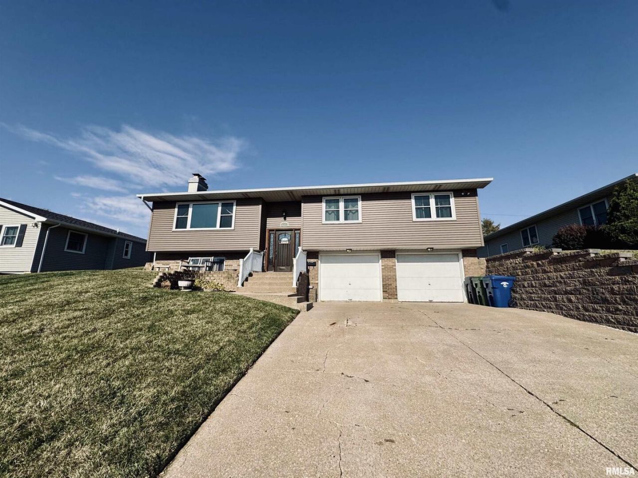 708 Tower Road, Clinton, IA 52732 Main Photo